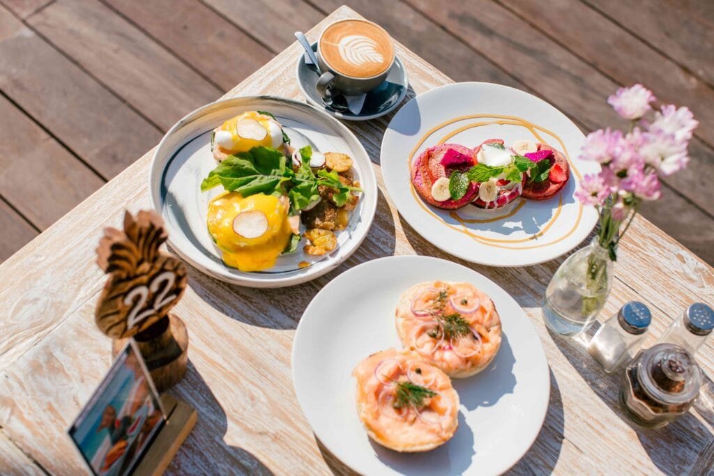 beachfront breakfast Nusa Penida