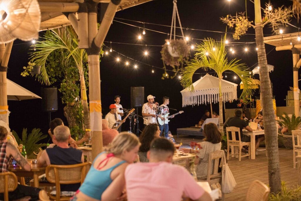 best bars in Nusa Penida