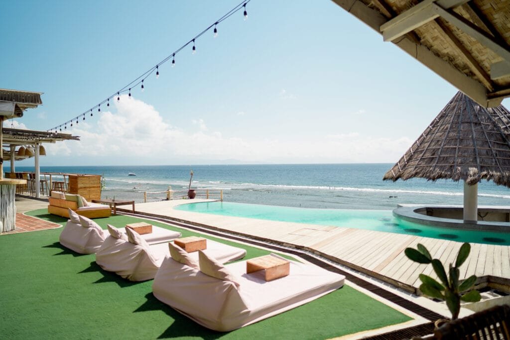 best bars in Nusa Penida
